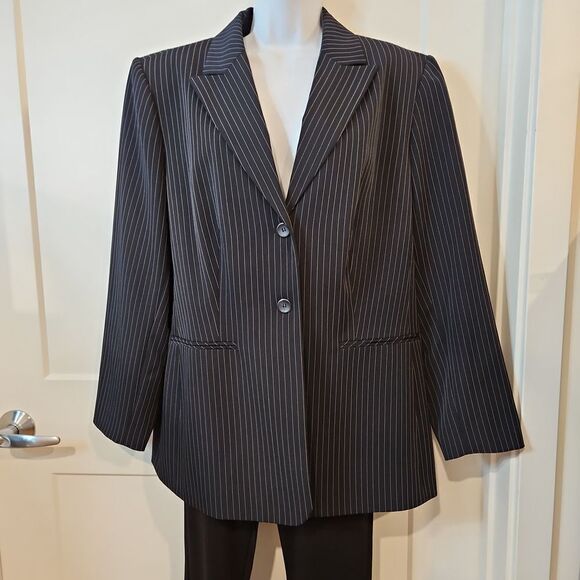 Worthington Navy and White Pinstripe Blazer sz 16W - Picture 9 of 9